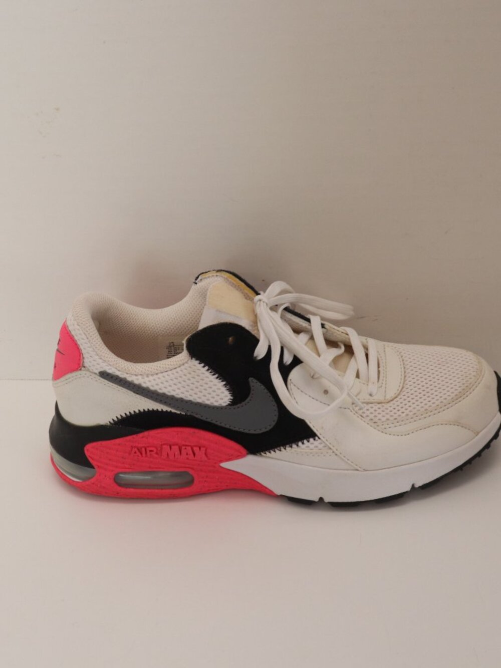 Nike Women's Air Sneakers White Black Pink Size 7.5 Made in Vietnam - Picture 7 of 13